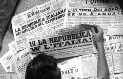 L'Italia vota per la Repubblica sui titoli di tutti i giornali