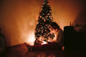 adult-christmas-christmas-decorations-936700