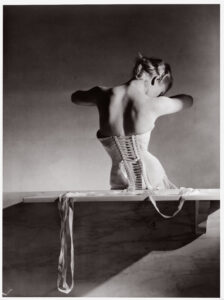 6_horst-p-horst-madame-bernon-corset-by-detolle-for-mainbocher-paris-1939