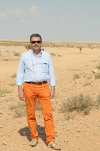 Gianni De Cecco in una foto del 2012, nelle vicinanze di Al Bayda