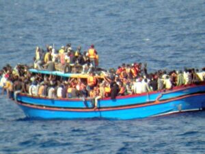immigrants-Africa-to-Italy-on-a-boat-AP-Photo-640x480
