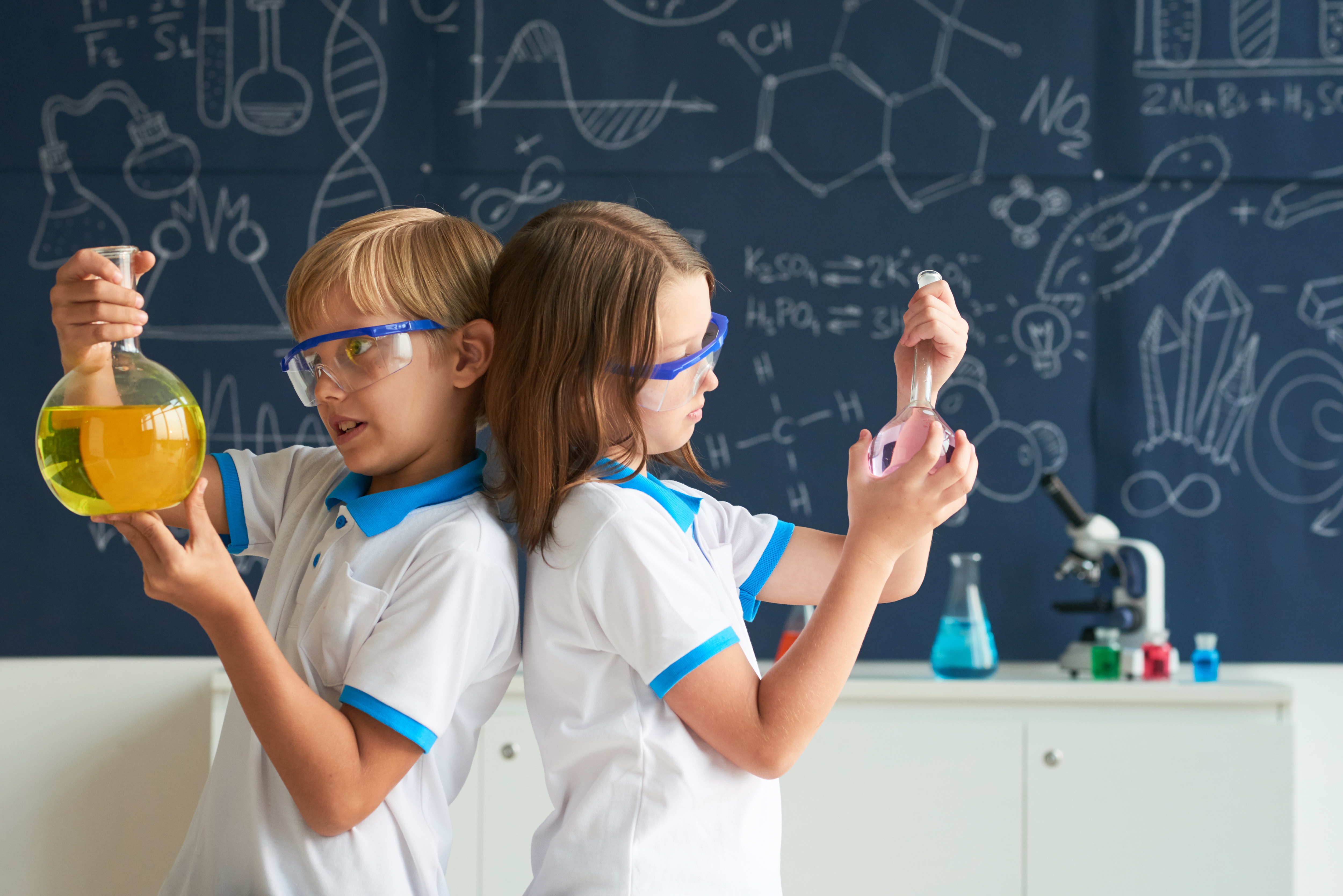 Con i migliori giochi scientifici per bambini, la scienza non avrà più segreti per i vostri figli e nipoti
