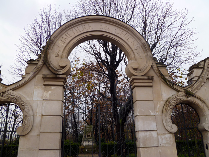 ingresso_cimitero_cani_parigi