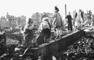 Children are playing in the ruins of Hamburg. Picture from 1946. The British air attacks on Hamburg in July 1943 have turned the city into a field of rubble. 40,000 people died in the firestorm, almost a million Hamburg citizens became homeless. | usage worldwide