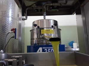 olio-extravergine-alla-centrifuga